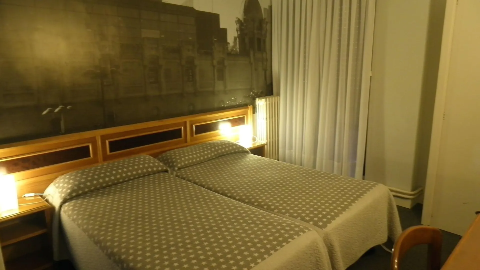 Hotel Photo Zabalburu Bilbao 2*,